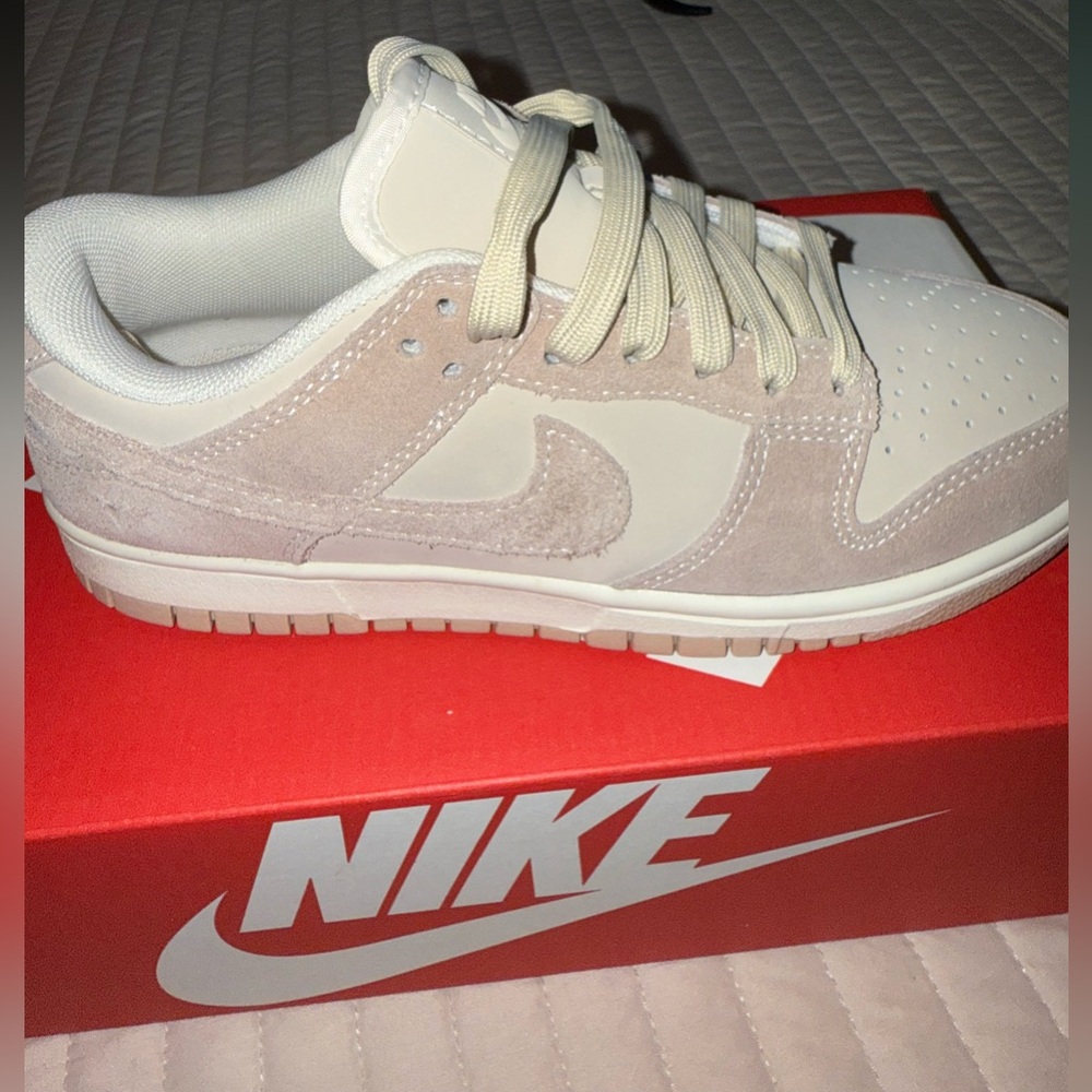 Authentic Nike Dunk Low SE
